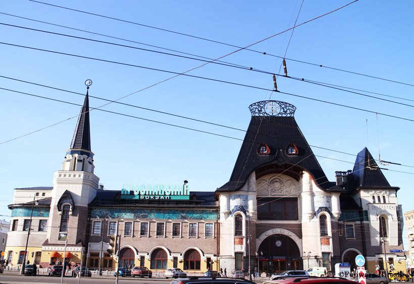 始発駅は、現在モスクワのターミナル駅のひとつであるヤロスラヴリ駅